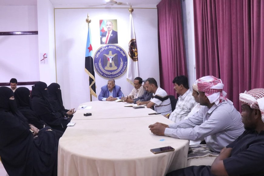 فريق التوجيه والرقابة الرئاسي يلتقي إدارات الجمعيات النسوية بمحافظة المهرة