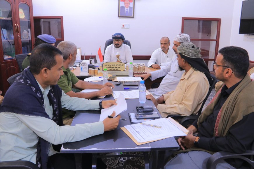 اللجنة المجتمعية تعقد لقائها العام وتدين استخدام ملف الكهرباء للضغوطات السياسية بالمكلا