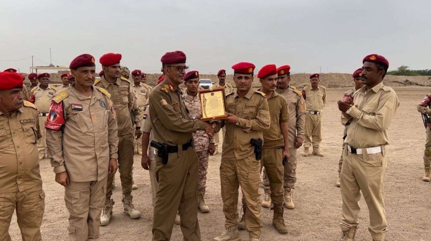 العميد بن سلم يكرّم قائد لواء الشرطة العسكرية.. وفاءً لملاحم الإنقاذ البطولية في كارثة سيول عدن