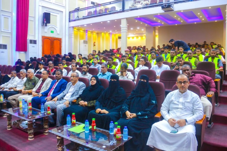 الوكيلان بارزيق و باضاوي يكرمان الشباب الخريجين بالبرنامج التدريبي و المهني في المجالات المهنية والإدارية و الهندسة و الإعلام و المحاسبة