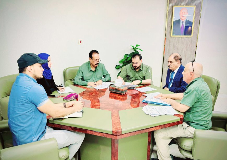 وزير الأشغال يناقش مع محافظ الضالع استئناف صيانة مشاريع الطرق