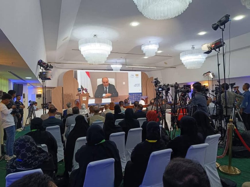 رئيس الوزراء يدعو أبناء حضرموت إلى نبذ الخلافات والالتفاف حول مشروع جامع يعالج الاختلالات