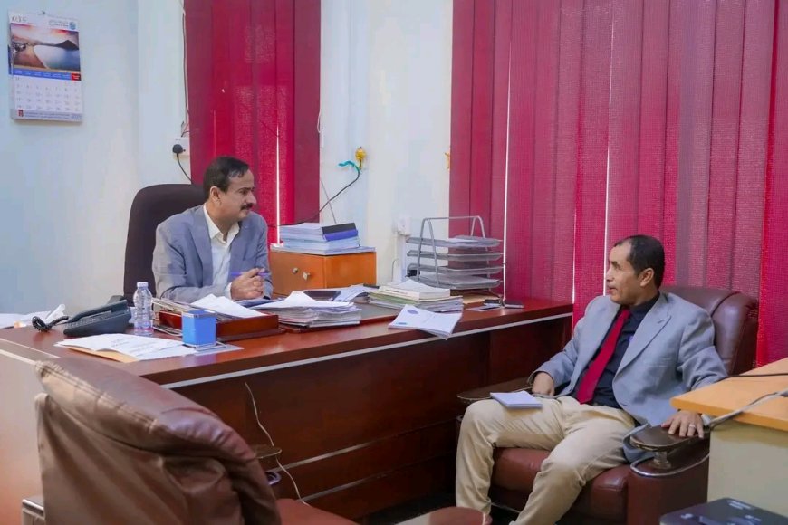 المحافظ بن الوزير يناقش مع هيئة حماية البيئة تفاصيل مشروع "المرونة الزرقاء" لحماية النظم الإيكولوجية البحرية