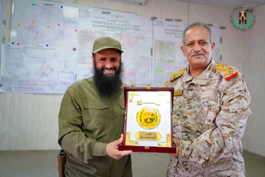 الأكاديمية العسكرية العليا تُكرم العميد الوالي بدرع الدرجة الأولى تقديرًا لجهوده الأمنية المتميزة