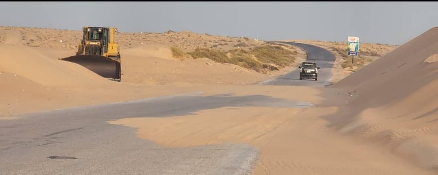 سلطة رضوم شبوة تشيد بجهود صندوق صيانة الطرق بالمحافظة في تأهيل عدد من طرق المديرية بالخط الدولي