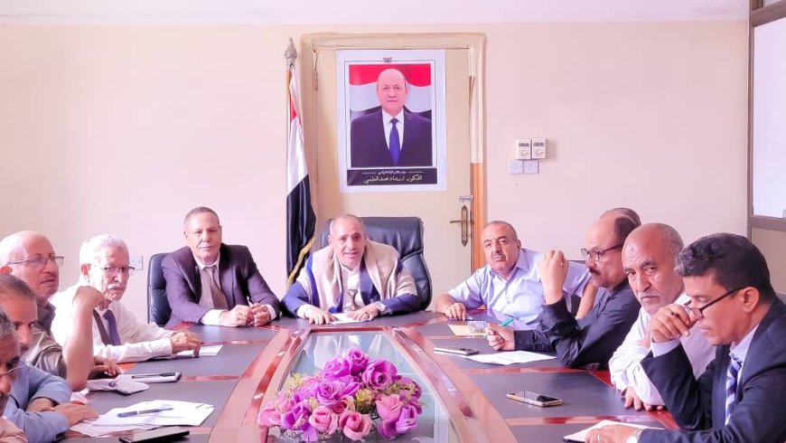 اجتماع بتعز يناقش وضع العملية التعليمية في المحافظة