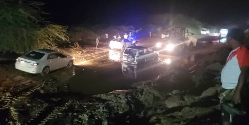 بتوجيهات محافظ شبوة.. إعادة فتح طريق جسر جلعة على الخط الساحلي الدولي بعد توقفه بسبب السيول