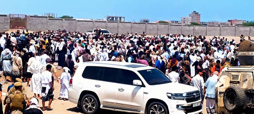 جموع غفيرة تُشيّع القائد أديب العيسي في موكب جنائزي مهيب بمقبرة الممدارة الجديدة