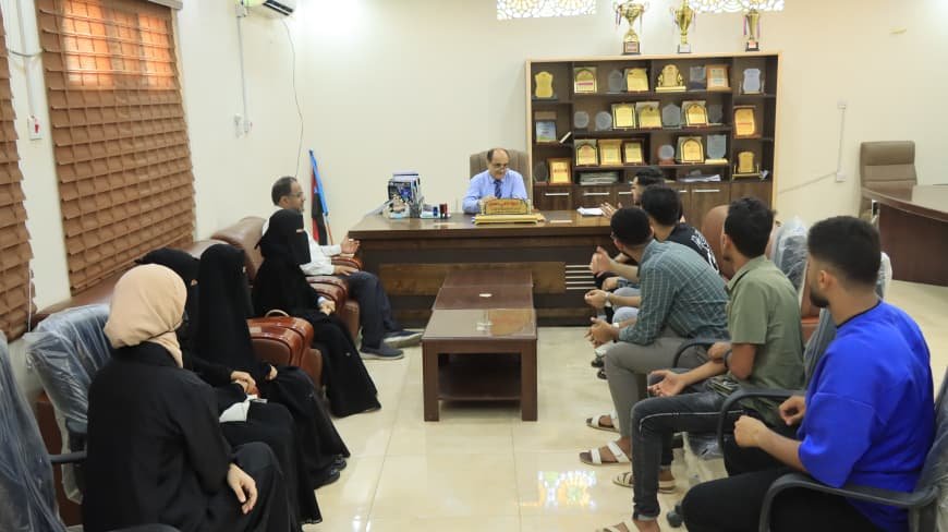 السلطة المحلية بدارسعد تنجح في إيجاد حل وسط وإنهاء أزمة الرسوم وتحديد أسعار جديدة للدارسين في جامعة الريادة