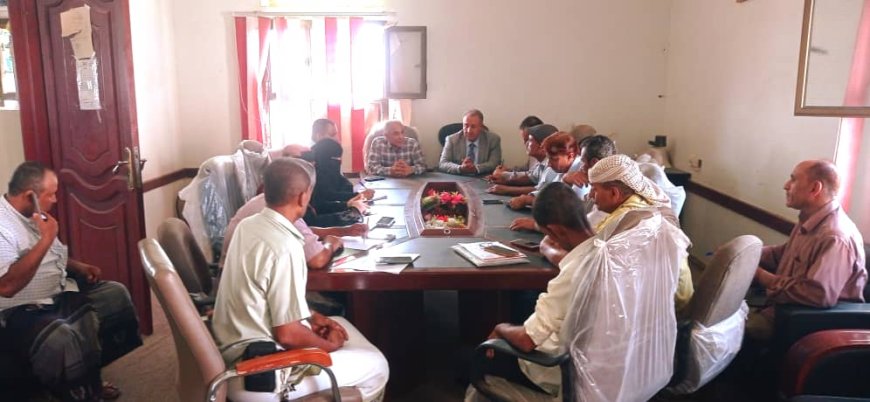 فريق التوجيه الرئاسي يلتقي قيادة تربية لحج لمناقشة قضايا التعليم والتحديات الراهنة