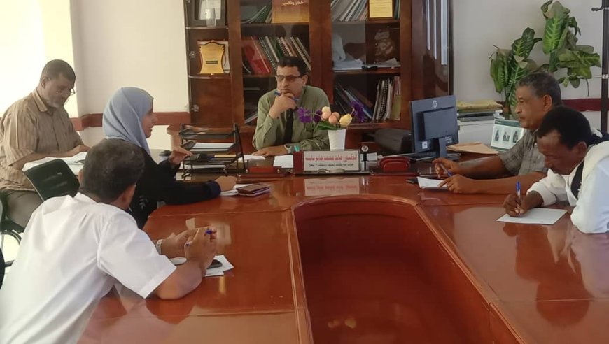 مدير عام صحة لحج يناقش مع منظمة الصليب الأحمر الدولي تدخلاتها بالمحافظة