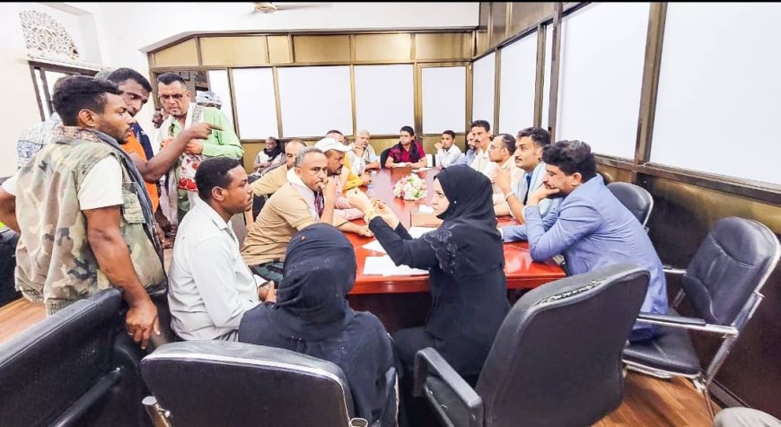 إجتماع لصندوق النظافة والتحسين لمناقشة بداء اعمال النظافة بالمحافظة