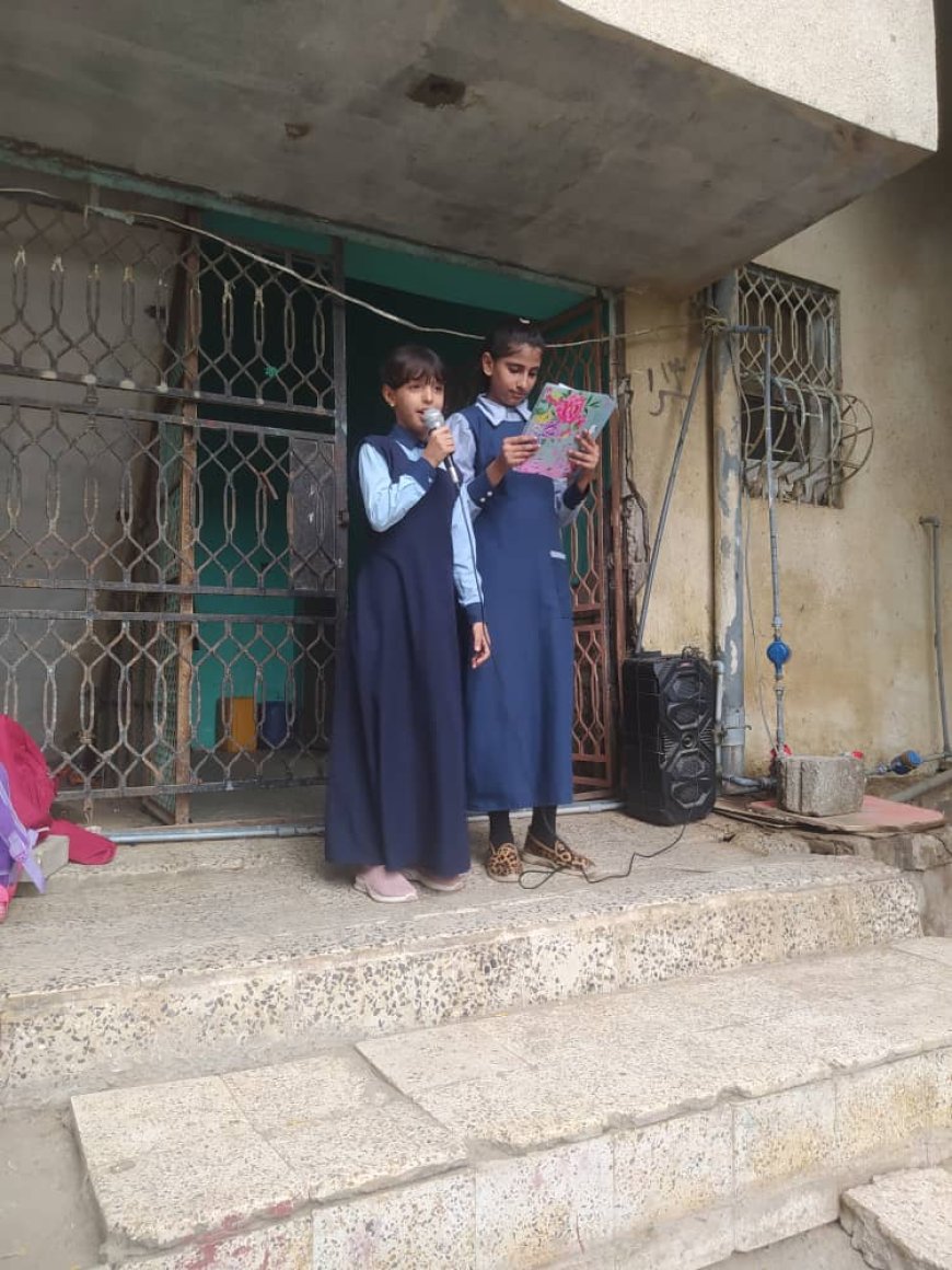 الصف السادس للبنات يقدمن الإذاعة المدرسية بمدارس الهدى النموذجية في زنجبار
