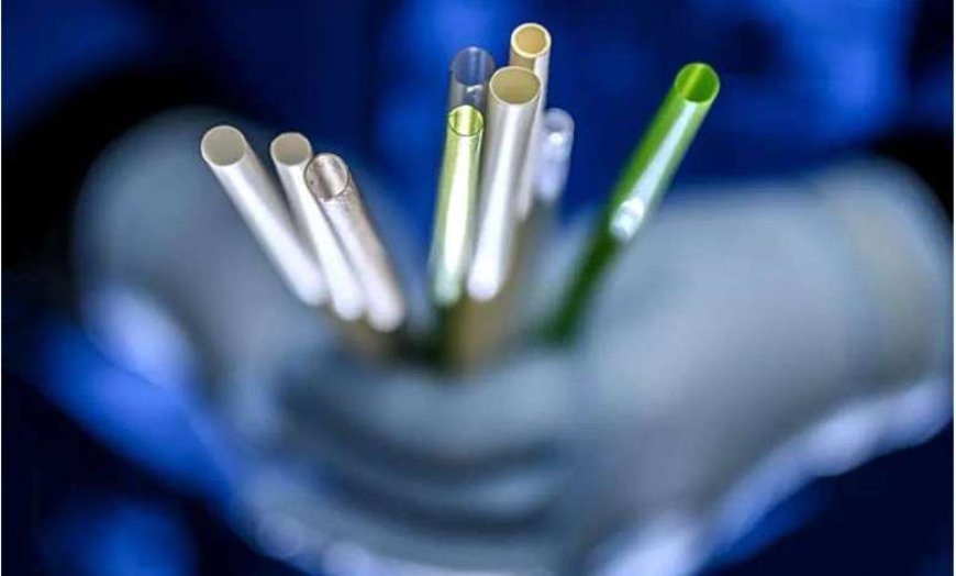 هل ماصة المشربات المصنوعة من القش صديقة للبيئة؟ دراسة تكشف الحقيقة
