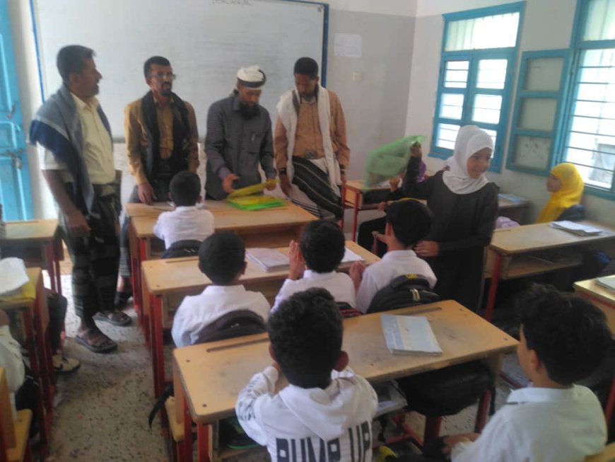 مدرسة ظبة بيافع رصد تُكرم المعلمين والطلاب الأوائل والداعمين للعملية التعليمية