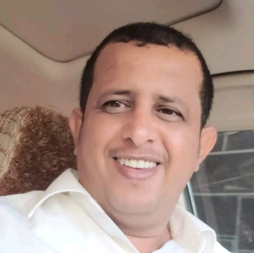 عاجل.. قوة أمنية تداهم مقر صحيفة "عدن الغد" وتعتقل رئيس تحريرها فتحي بن لزرق