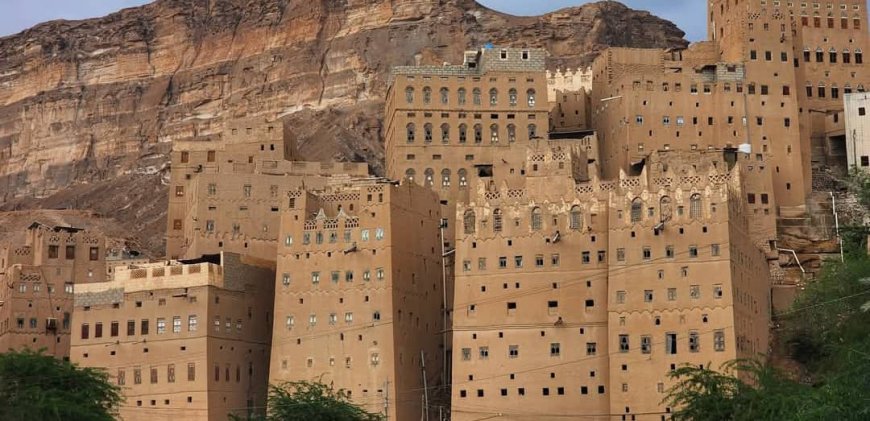 الشيخ باحنحن: حوطة الفقيه علي مدينة التاريخ والثقافة والتسامح والاصطفاف الوطني خلف قيادة المحافظ ابن الوزير  