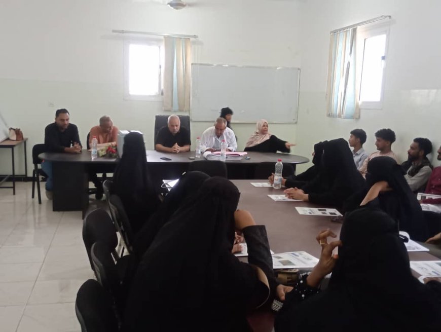 مدير عام صحة عدن يشدد على مضاعفة الجهود لإنجاح حملة التحصين ضد شلل الأطفال