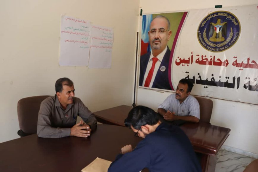 فريق التوجيه والرقابة الرئاسي يلتقي بنائب رئيس تنفيذية انتقالي أبين ويطلع على العمل التنظيمي والمالي