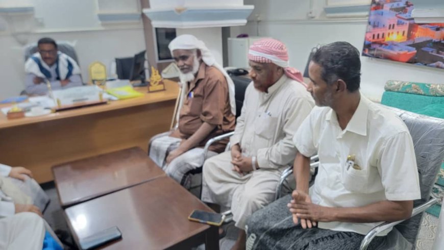 ضمن برنامجه المسائي.. مدير عام تريم يلتقي بعدد من الشخصيات الاجتماعية بمنطقة الريضة وعدد من المواطنين