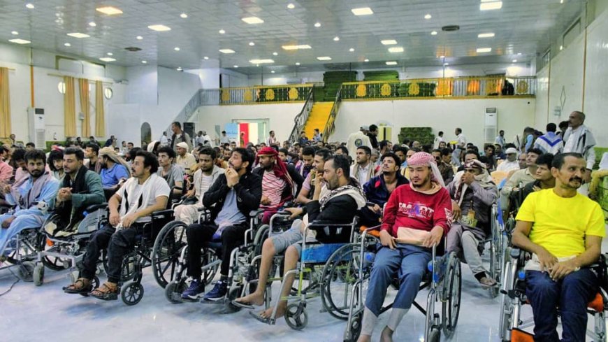 مأرب: ملتقى أبناء حزم العدين يكرم 260 جريحاً معاقاً من أبناء إب. 