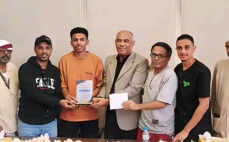 الهيئة تكرم لاعب المنتخب الوطني "الهندي" وتقر إقامة بطولة كروية لموظفي مطار سيئون