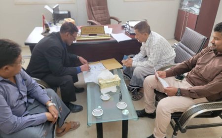 مدير عام تريم يلتقي مدير عام الأشغال العامة بالوادي والصحراء لمناقشة مشاريع الطرق والبنية التحتية