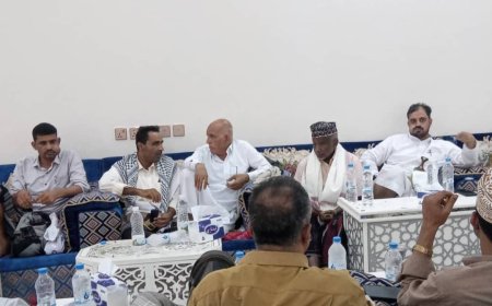 والد الشهيدة افتهان يعبر عن شكره وامتنانه لوفد صندوق نظافة عدن