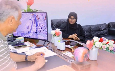 فريق فتيات المعلا يلتقي مدير عام المديرية لبحث خطة العمل لشهر أكتوبر