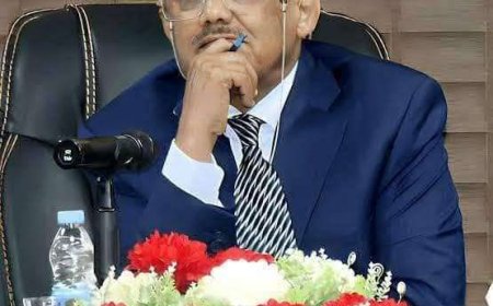 الصحفي معين الصبيحي يعزي محافظ البنك المركزي "المعبقي" في وفاة شقيقه