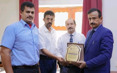 المحافظ بن الوزير يشيد بجهود الكادر الطبي ويؤكد دعم مستشفى الشهيد الدفيعه في بيحان