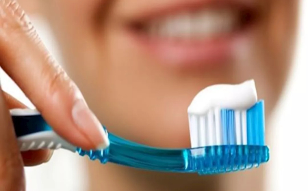 صباحًا أم مساءً- إليك التوقيت المناسب لتنظيف الأسنان