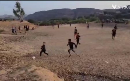 اللاعب عمار نبيل يتوج بجائزة أفضل لاعب في دوري غرابة بردفان بمحافظة لحج