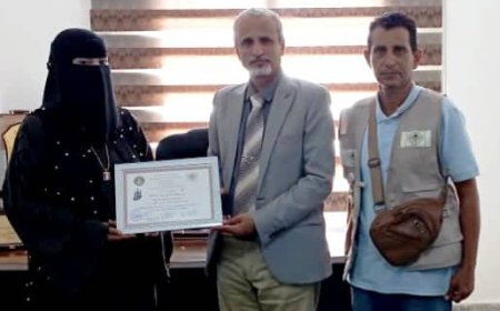 مؤسسة امل تكرم الوكيل الشبحي تقديرا لدعمه الانسان ورعايته للايتام