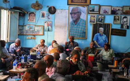 باشراف الوكيل سالم.. السلطة المحلية بعدن تكرم الشخصيات الوطنية احمد القعطبي وعبدالله عزيز