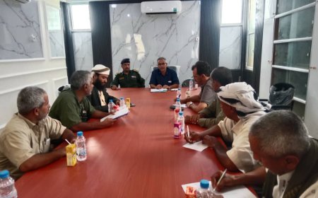 المكتب التنفيذي بمديرية عتق يعقد اجتماعه الدوري التاسع ويستعرض تقارير الأوقاف والصحة