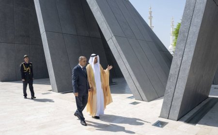 رئيس الوزراء يزور واحة شهداء دولة الإمارات العربية المتحدة