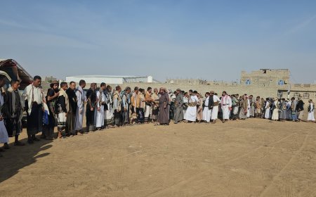 وفد من مشايخ ووجهاء الجوف يزور مخيم الشهيد يونس الشريحي ويعلن تضامنه مع أسرته وموقفه الداعم لتحقيق العدالة