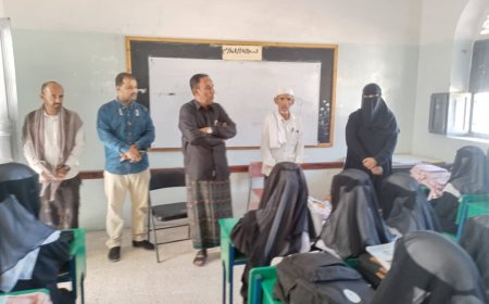 مقيبل والعمودي يتفقدان العملية التعليمية في مدارس دوعن