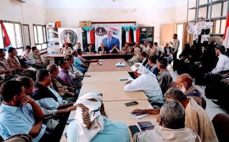 فريق التوجيه والرقابة الرئاسي يعقد لقاءً مشتركاً بالهيئة التنفيذية والسلطة المحلية  في مديرية ردفان الحبيلين