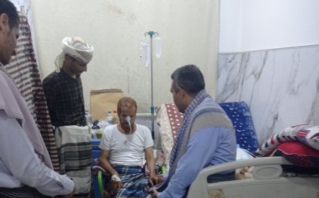 الوكيل الجنيدي يزور عميد الأسرى الجنوبيين المناضل المرقشي ويطالب بسرعة نقله للعلاج في الخارج