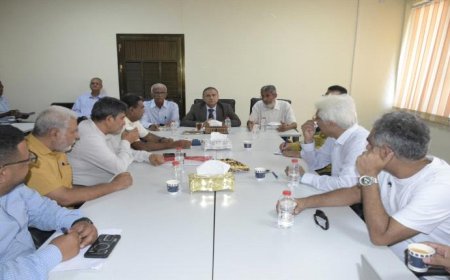 رئيس جامعة عدن يناقش مع اللجنة الوطنية سبل دعم ترشيح شبه جزيرة عدن كحديقة جيولوجية عالمية