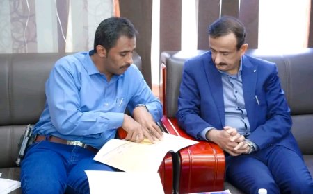 المحافظ بن الوزير يطلع على سير أعمال إنارة المدخل الغربي ومسارات شارع وادي الحاضنة بمدينة عتق