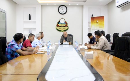 مدير مكتب وزارة التربية والتعليم بساحل حضرموت يستقبل وفداً من صحيفة 14 أكتوبر بديوان مكتب الوزارة بالمحافظة