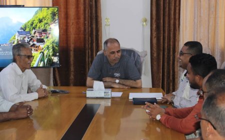 مناقشة مشروع الطاقة الشمسية لحقل "موشح" بشبام بين مؤسسة المياه ومؤسسة صلة التنموية