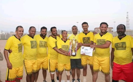 قدامى نادي الشباب بالغيضة يتغلبون على قدامى نادي السلام بالعبري بثلاثة أهداف لهدفين في مباراة احتفالية بذكرى ثورة 14 أكتوبر المجيدة
