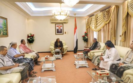 محافظ حضرموت يصل سيئون ويناقش الأوضاع الخدمية والأمنية مع قيادات السلطة المحلية والعسكرية