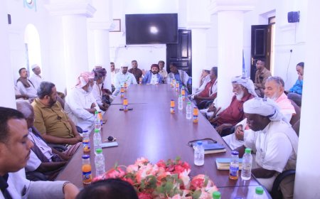 انعقاد اللقاء التشاوري لعُقّال ومقادِمة القنيص بمديرية تريم حول حماية التراث الطبيعي والتنوع البيولوجي