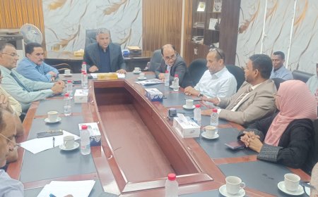 نائب محافظ عدن يترأس اجتماعا لمناقشة الاستعدادات لتدشين العمل بمشروع  الصرف الصحي  جولة القعيطي - العريش