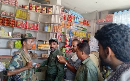 حملة أمنية واسعة بلودر على المحلات التجارية لضبط المواد الغذائية منتهية الصلاحية